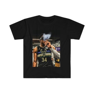 Giannis Antetokounmpo Graphic Tee | Vintage Giannis Antetokounmpo Milwaukee Bucks Graphic Unisex Softstyle T-Shirt