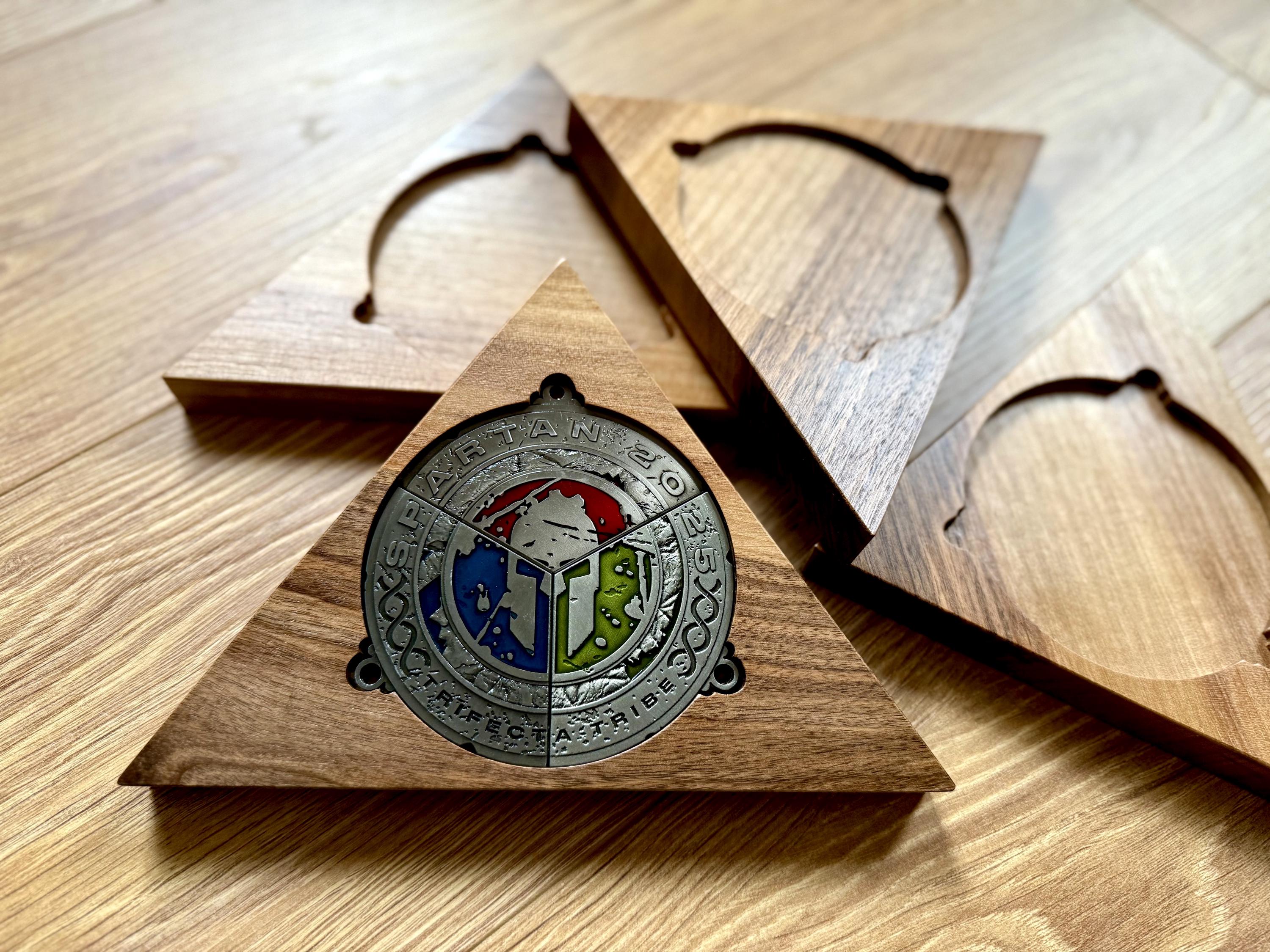 Spartan trifecta medal display - Etsy 日本
