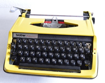 BROTHER DELUXE 800 / Vintage Typewriter / yellow typewriter