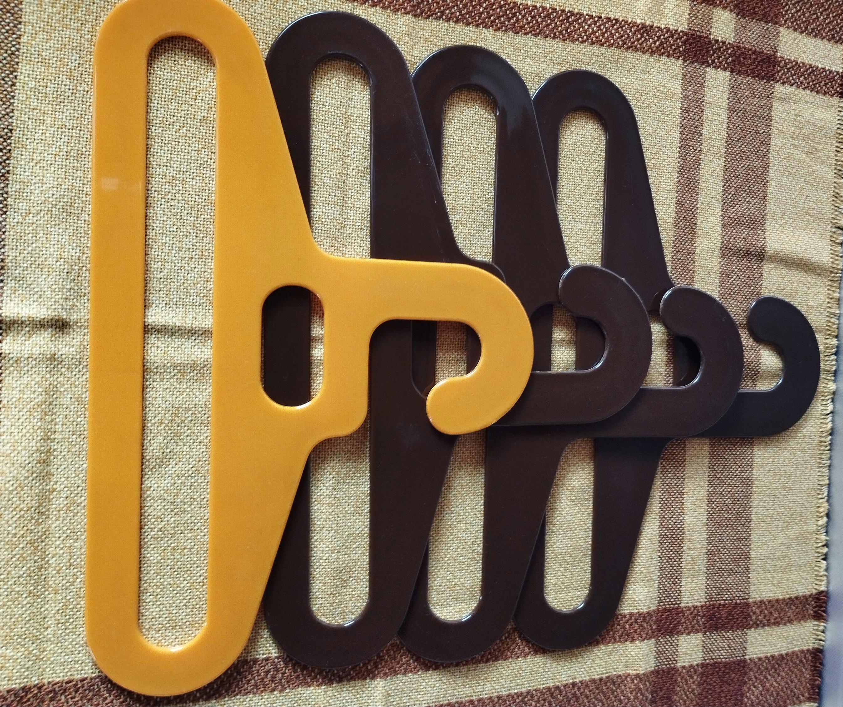 VINTAGE HANGERS / Set of vintage hangers / 1970s hangers