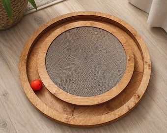 Krabpaal met vervangbare kartonnen onderlegger. Krabpaal met vervangbaar kartonnen inzetstuk, kattenspeelgoed, meubilair voor huisdieren, cadeau kattenliefhebber