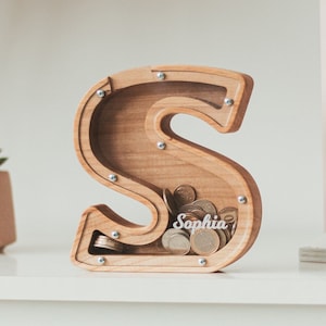 Alcancía personalizada con letra y nombre. Alcancía de madera con inicial. Para guardar dinero para niños. Regalo de cumpleaños para niña. Regalos personalizados de Navidad.