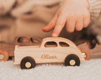 Holzautos-Set, personalisierte Geschenke für Kinder, handgemachte Kleinkindgeschenke, Montessori-Spielzeug, kundenspezifisches Auto mit Name, hölzernes Babyspielzeug, Taufgeschenke