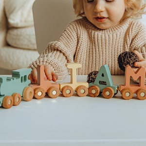 Tren personalizado con imanes, juguetes de madera para niños pequeños, regalo de cumpleaños para niños de 1, 2 y 3 años, regalo de recuerdo para recién nacidos, regalo para baby shower.