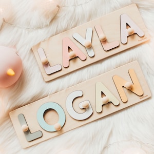 Holz Namen Puzzle mit Pegs - Sensorisches Spielzeug - Baby Mädchen und Jungen - Geschenk für Kleinkinder - Geburtstag - Holzspielzeug - Personalisiertes Neugeborenen Geschenk