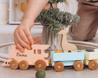 Petit train de fret personnalisé avec animaux. Cadeau d'anniversaire personnalisé pour enfant. Jouets Fidget pour les tout-petits. Jouets sensoriels. Cadeaux bébé garçon et fille.