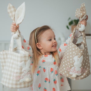 Personalisierter Osterkorb für Mädchen und Jungen. Hasenkorb bestickt. Personalisierter Kinder-Osternest. Gestickter Korb für Osteraktivitäten.