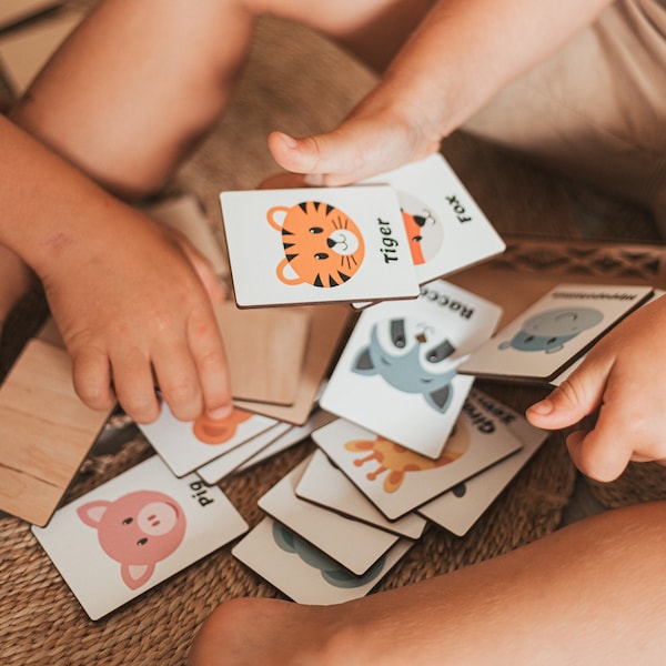 Holz Memory-Spiel für Kinder - Kombinierende Karten - Holz Montessori Spielzeug - Lernspielzeug für Kleinkinder - Bauernhoftiere Passende Karten