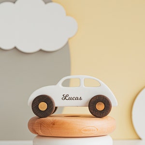 Baby Boy Gift Gepersonaliseerd, Houten Auto's Speelgoed, Aangepaste huidige aandenken, Verjaardagscadeau voor peuters, Auto's met namen voor kinderen, Eerste Kerstmis afbeelding 3