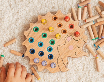 NUR 3+ JAHRE ALT - Montessori Spielzeug - Sensorisches Holzspielzeug - Igel - Heringe - Lernspielzeug - Geschenk für Kind - Motorik - Natürliches Holzspielzeug