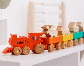 Treno Arcobaleno Con Nome. Set aggiuntivo di animali. Giocattoli in legno per bambini. Regalo personalizzato per neonato. Giocattolo per bambini agitati. Regalo per il primo compleanno.