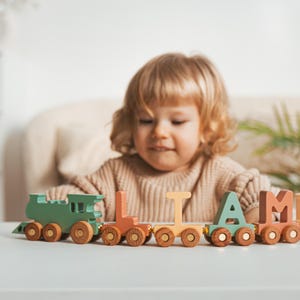 Juguete de tren personalizado, regalo de primer cumpleaños para niños recién nacidos, juego de tren con alfabeto, decoración para habitación infantil, primer regalo de Navidad, juguetes hechos a mano para bebés.