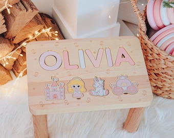Personalisierter Hocker mit Namen aus Holz für Mädchen, Baby-Dusche-Geschenk Erstes Weihnachtsgeschenk Einzigartiges Kleinkind-Spielzeug Naturholz-Namens-Schritt-Hocker