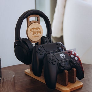 Wooden Personalized Stand For Controller. Wood Anniversary Gift. Headphone Holder For Men. Headset Accessories. Husband Birthday Gift.
