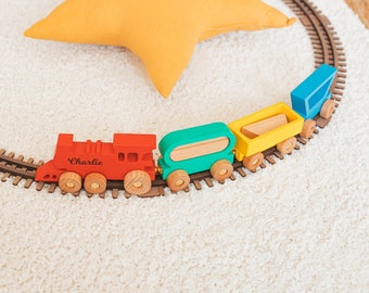 Petit train personnalisé avec chemin de fer, Jouets pour tout-petits, Cadeau pour bébé garçon, Jeu de simulation, Cadeau d'anniversaire personnalisé, Jouets sensoriels pour enfants, Pâques de bébé