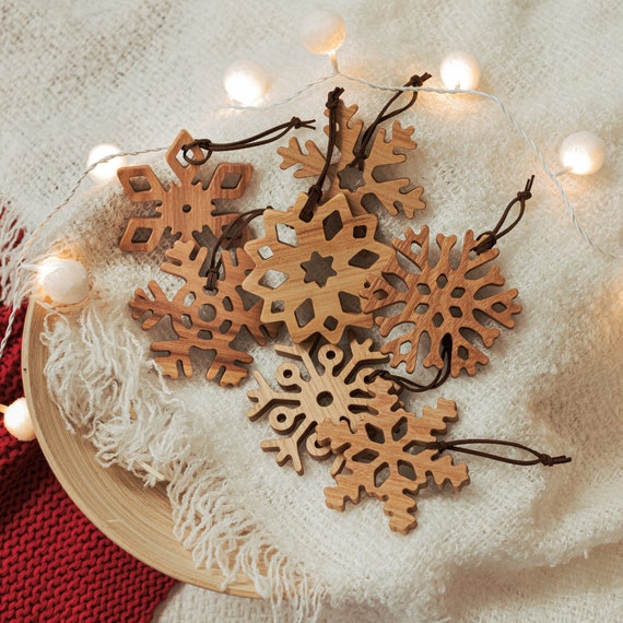 Holiday Decor Christmas Tree Ornaments Set, Wooden Snowflakes