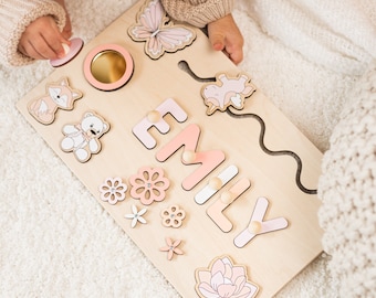 Baby Girl Gift Gepersonaliseerde Baby Busy Board 1 2 3 jaar oude Montessori Educatieve Sensorische Board Verjaardagscadeau voor peuters Baby Girl Speelgoed