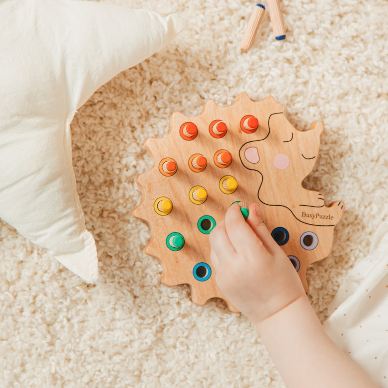 Houten Egel Montessorispeelgoed voor peuters 3 jaar oud cadeau Uniek verjaardagscadeau voor jongen en meisje Handgemaakt stim speelgoed Kerstcadeau afbeelding 8