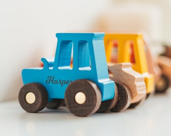 Holz Name Autos Baby Junge Geburtstagsgeschenk Weihnachten Benutzerdefinierte Spielzeugautos mit Namen Waldorf Spielzeug 1 2 3 Jahre altes Spielzeugauto für Kinder Neugeborenen Geschenk