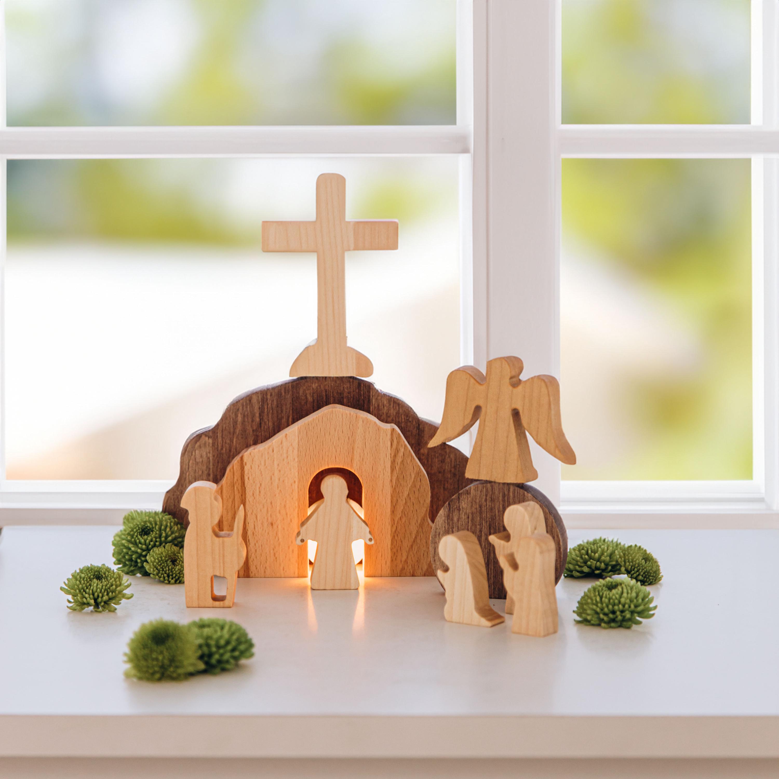 木製の空の墓のシーン イースターの復活シーン 木製セット キリスト教