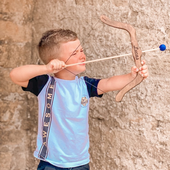 Arc et flèches personnalisés, cadeau pour les enfants, jouets Montessori,  cadeau de bébé, décor de pépinière, arc de jouet en bois, jeu de plein air  de tir à l'arc, jouets Waldorf 