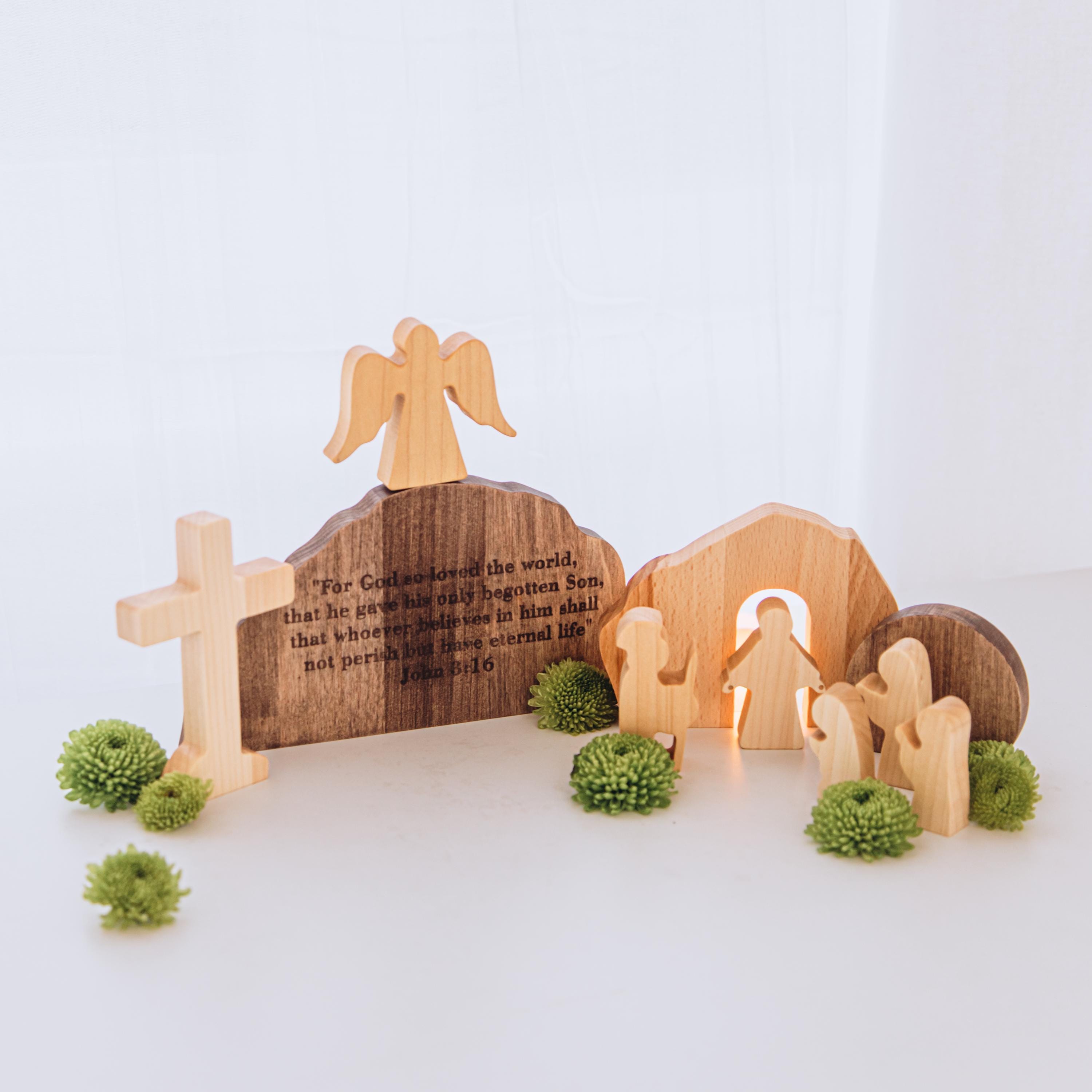 木製の空の墓のシーン イースターの復活シーン 木製セット キリスト教
