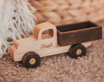 Petites voitures en bois pour enfants, cadeaux personnalisés pour bébé, modèle de voiture en bois, cadeau d'anniversaire pour garçon, 1 2 3 ans, décoration de salle de jeux, voitures avec nom, camion jouet