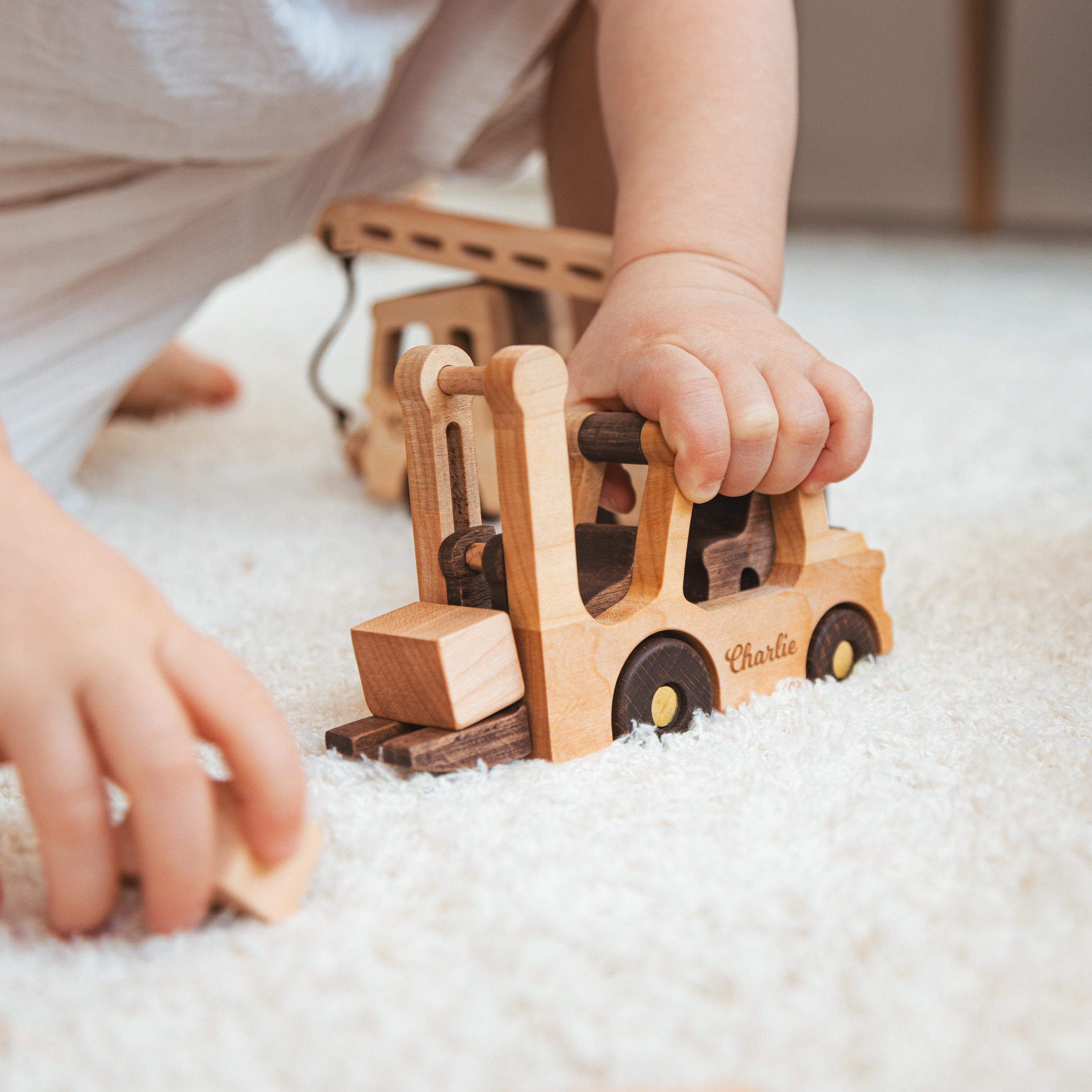 Escavatore giocattolo per bambini 3-8 anni, veicolo da cantiere con pista, regalo di compleanno per ragazzi e ragazze dai 3 anni in su