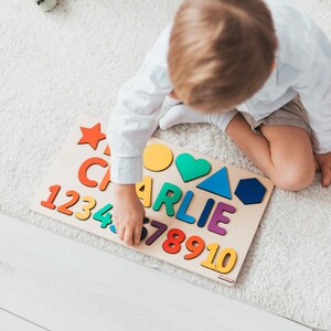 Tableau de calcul Montessori personnalisé, nom de bébé casse-tête, cadeau d'anniversaire unique pour garçon et fille, première Pâques pour tout-petit, formes et chiffres en bois image 6