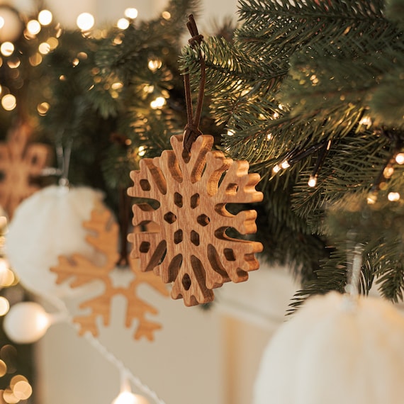 Simply Products Pack Of 6-10cm Glitter Hanging Decoration, Snowflakes Christmas Tree Decorations (Dark Green