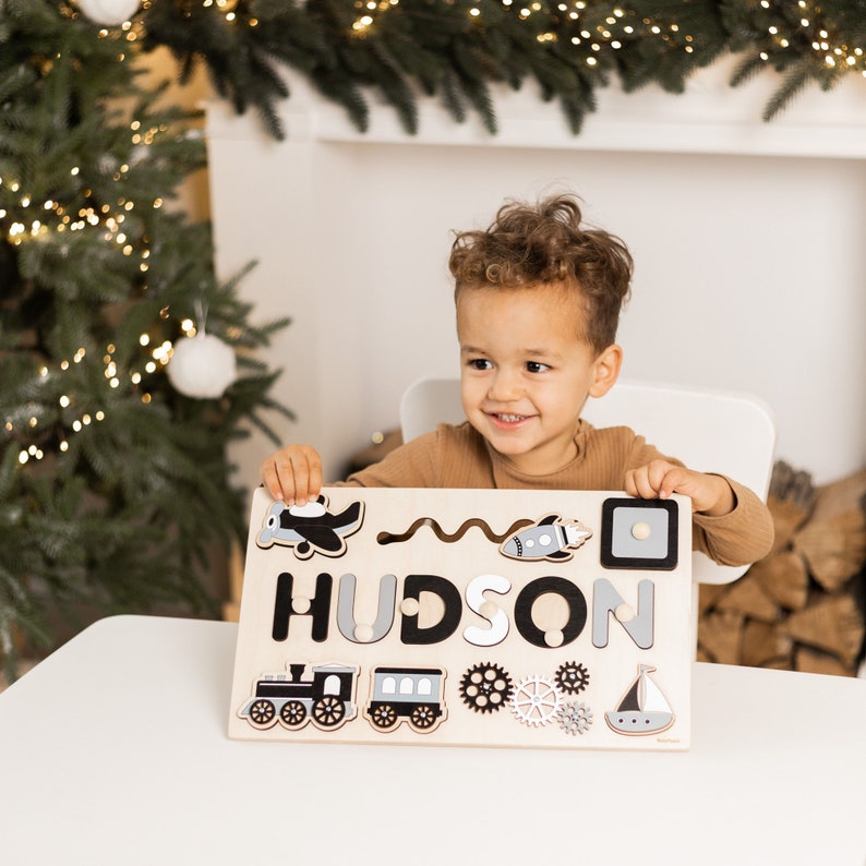 Houten bezig bord Gepersonaliseerde naampuzzel Cadeau voor babymeisje Kinderkamerdecoratie Eerste kerstcadeau Houten speelgoed 1e verjaardagscadeau afbeelding 4