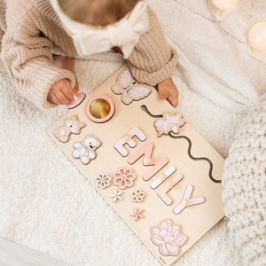 Besetztes Brett aus Holz Personalisiertes Namenspuzzle Baby-Mädchen-Geschenk Kinderzimmer Dekor Erstes Weihnachtsgeschenk Holzspielzeug Geschenk zum 1. Geburtstag Bild 8