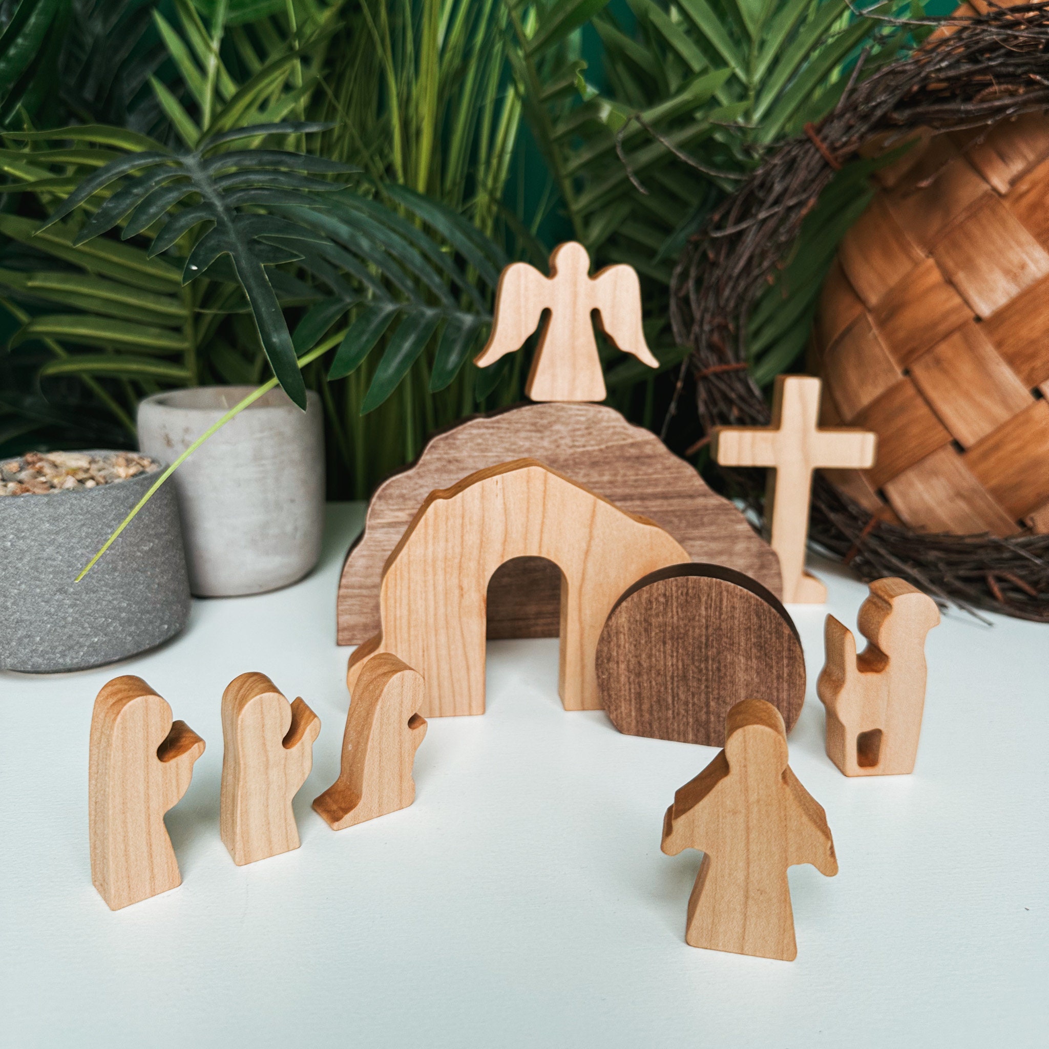 Osterdekoration, Auferstehungsszene, christliches Dekor, handgemachtes Osterandenken, Heimgeschenk, religiöse Ostergeschenke für die Familie, leeres Grab, Massivholz