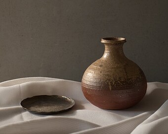 Brown pottery & Brass tray