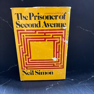 the prisoner of second avenue book, by Neil Simon, 1972 Hardcover RARE-R67-B7-F_33
