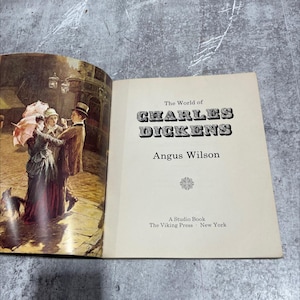 the world of charles dickens book, by angus wilson, 1970 Paperback RARE-R70-B8-B_127