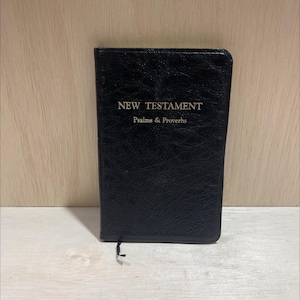 holy bible, new king james version book, by thomas nelson, 1982 Leather RARE-R71-B8-B_54