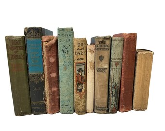 VINTAGE Shabby Books | Books by the Foot | Authentic Decorative Books | Home Staging Decor