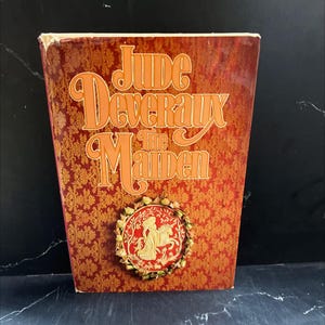 the maiden book, by jude deveraux, 1988 Hardcover RARE-R66-B8-D_8