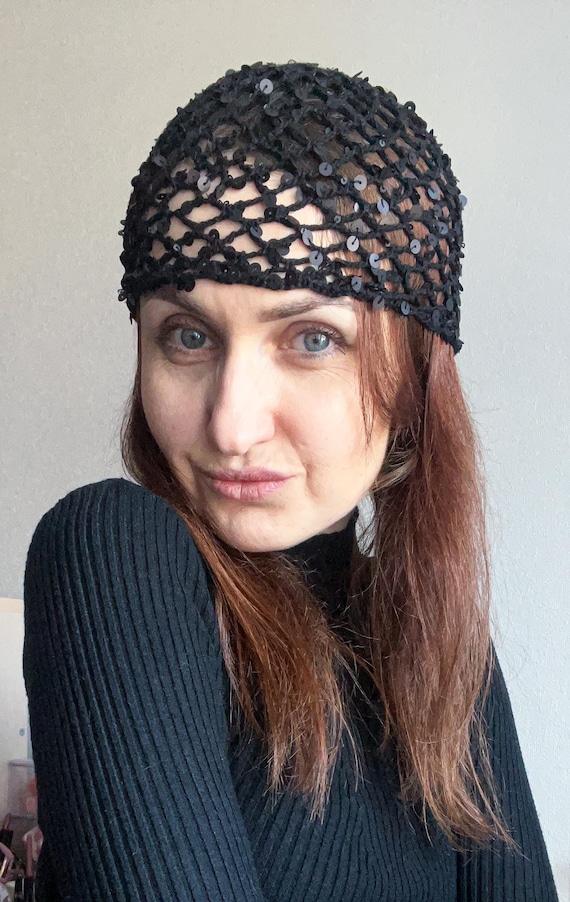Vintage Black Sequined Beanie Cap Hat 1970s Saks Fifth Avenue Black Sequin Flower Skullcap  main image 2