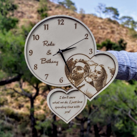 Regalo di San Valentino per lui Regalo di nozze personalizzato per la  coppia Regalo di anniversario Orologio da parete in legno con foto  personalizzata -  Italia