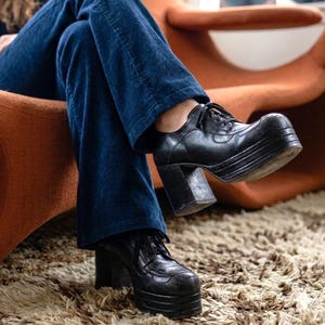 Chaussures à plateforme années 70, pointure homme 40 / femme 41, en cuir, style hippie, lacets, talon de 3,5 cm / 8,5 cm, authentique style bohème vintage.
