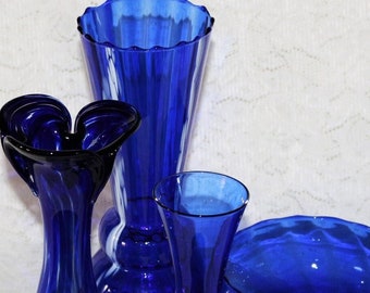 4x Glas Vasen Schale 70er 80er royal Schale Set Konvolut Hippie elegant vintage Glasvasen blau weiß