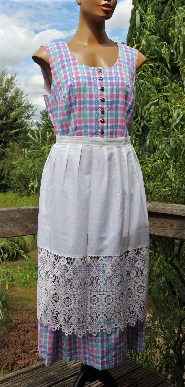 dirndl apron married