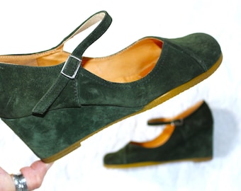 Cuñas de ante años 70 talla EU/DE. 37 37.5 sandalias hippie verde oscuro zapatos tira 7 cm boho true vintage