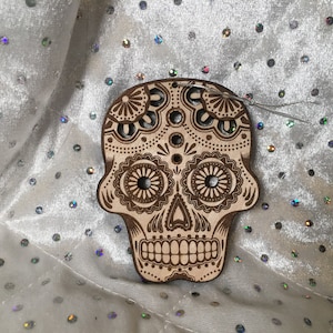 Sugar Skull Wooden Engraved Ornament, Sugar Skull Ornament, Day of The Dead Skull Ornament, Day of the Dead Ornament, Skull Ornament, Skull