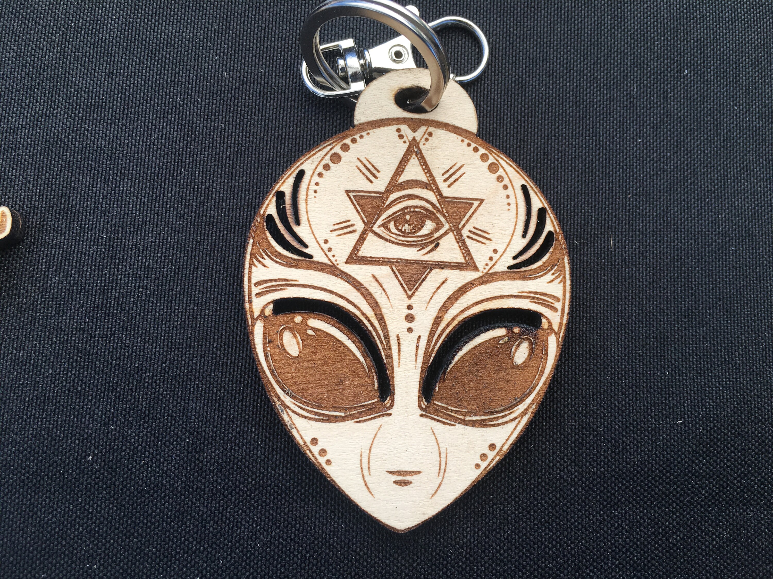 Alien Keychain, Alien Wood Keychain, Alien Gift, Alien Engraved Gift ...