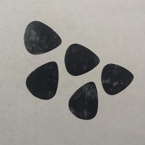 Medium Gauge Black Metallic Guitar Picks 5 pack