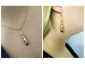 Gold Tone Filigree Cone over a Maple Teardrop Necklace & Earrings Set