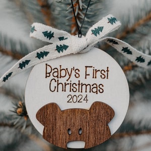 Babys erste Ornament Bär | 2025 Weihnachten | Verzierungen nach Kundenwunsch